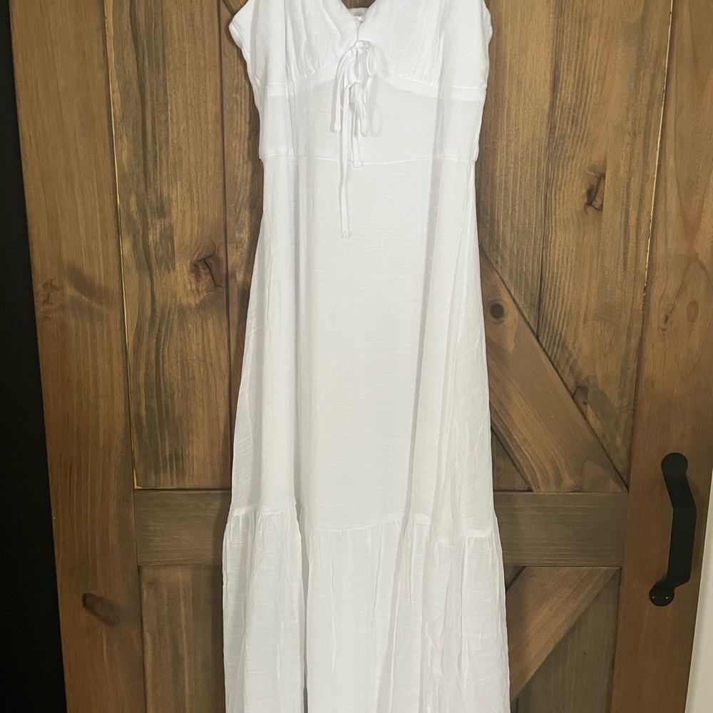 Francesca's Classic White Midi Summer dress